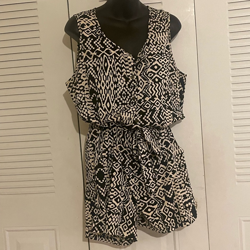 Black and tan romper for summer. Lightweight fabric with pockets.